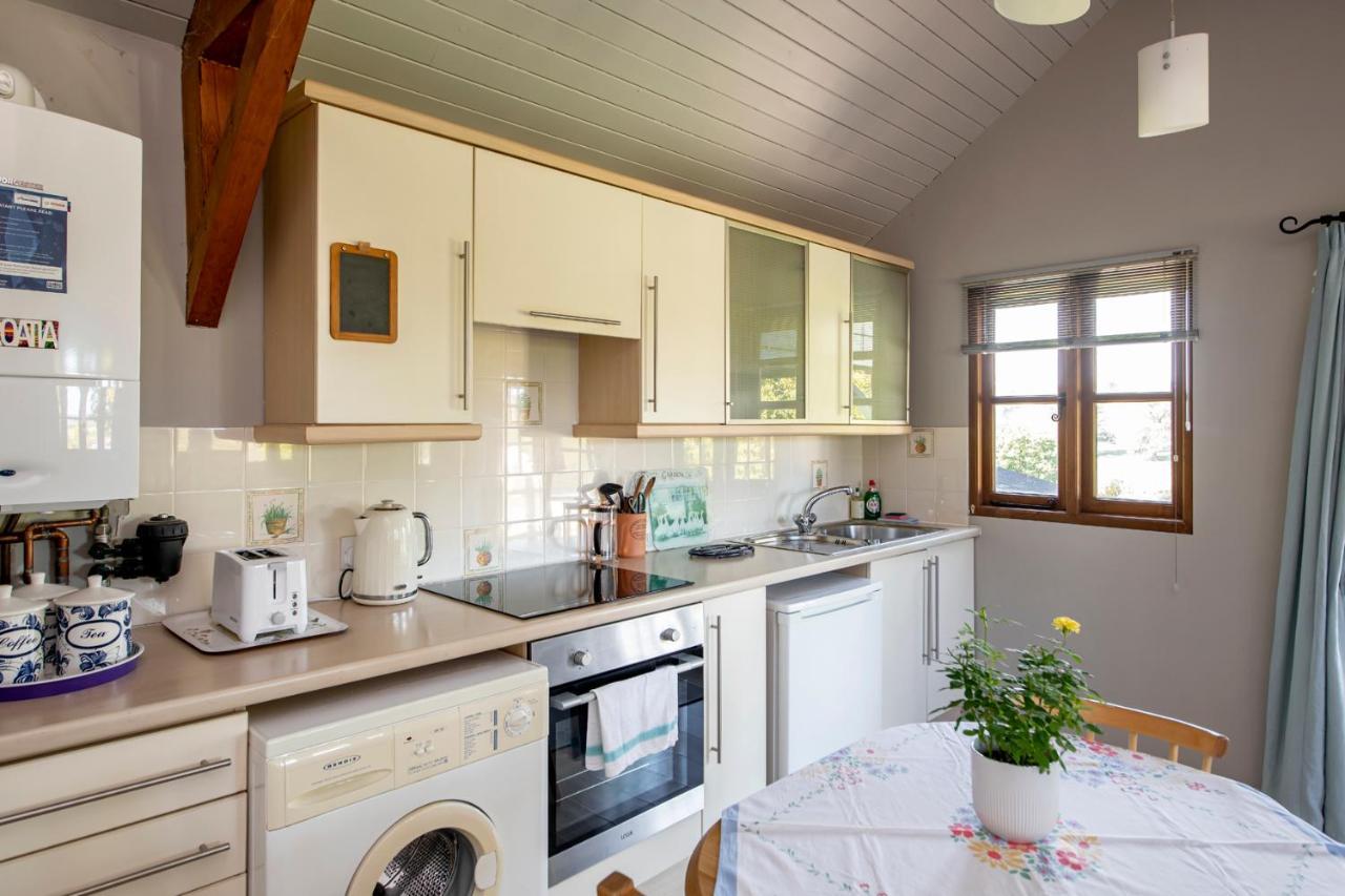 Beautiful Cottage With Stunning Views In Box Box  Exterior photo